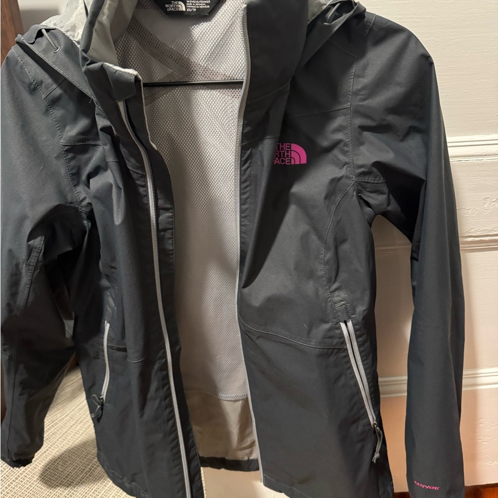 The North Face Women's Black and Pink Ski Jacket